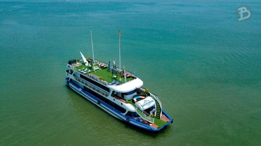 Du thuyền hoạt động trên vịnh Lan Hạ
